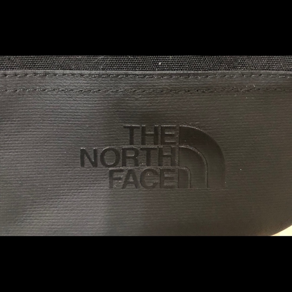 🛍Nice northface shoulder bag 🖤